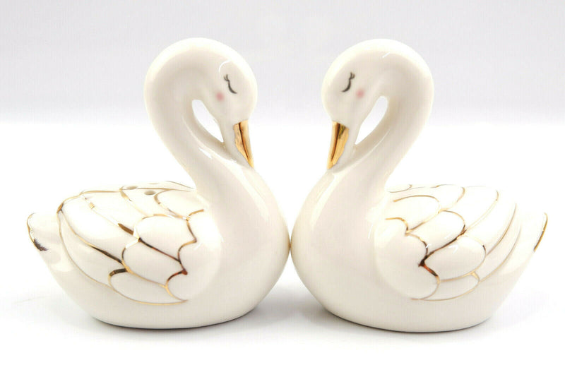 Sass and Belle Novelty Ceramic Salt & Pepper Shaker Pot Condiment Set Table Gift