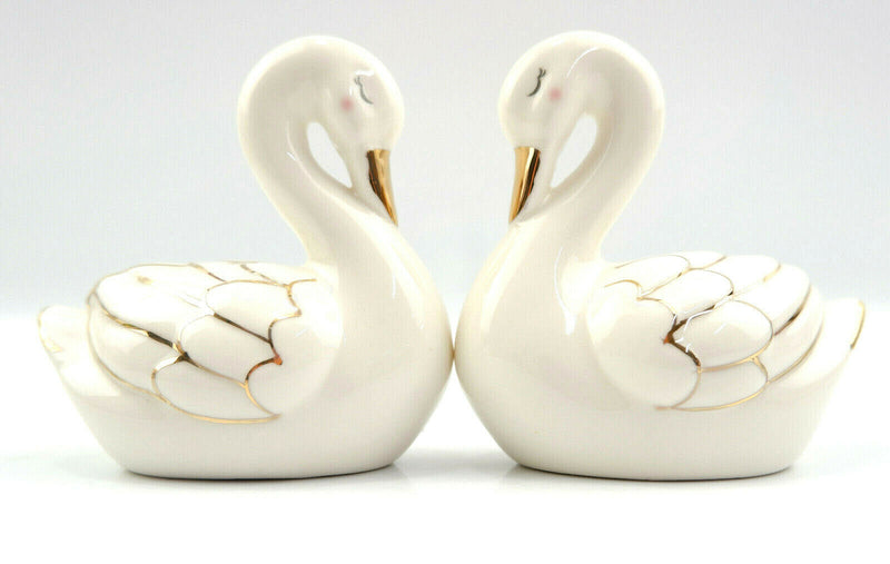Sass and Belle Novelty Ceramic Salt & Pepper Shaker Pot Condiment Set Table Gift