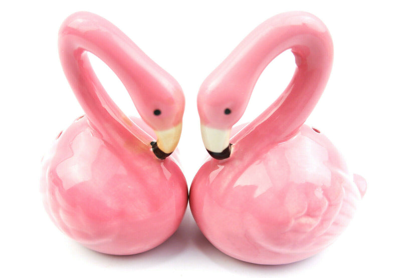 Sass and Belle Novelty Ceramic Salt & Pepper Shaker Pot Condiment Set Table Gift